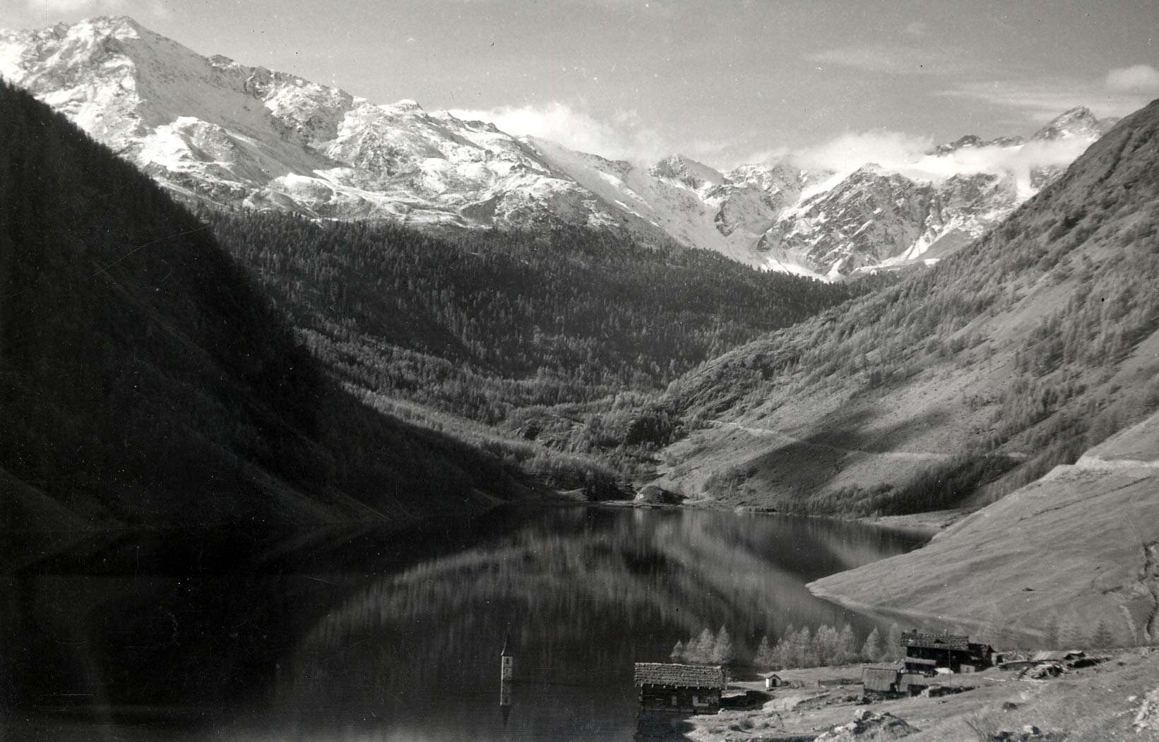 Il villaggio Vernago che scompare nell'acqua